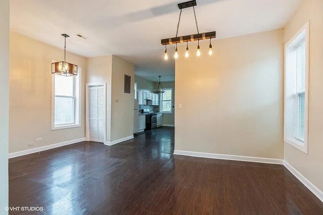 Foto del edificio - 4823 S Indiana Ave