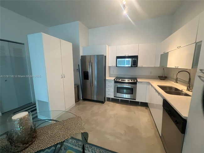 Foto del edificio - 234 NE 3rd St