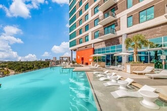 Building Photo - Vantage Med Center