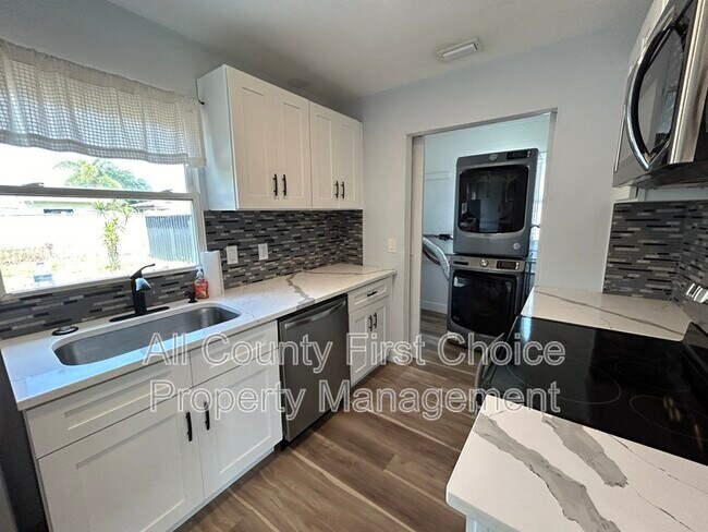 Foto del edificio - 9516 53rd Way