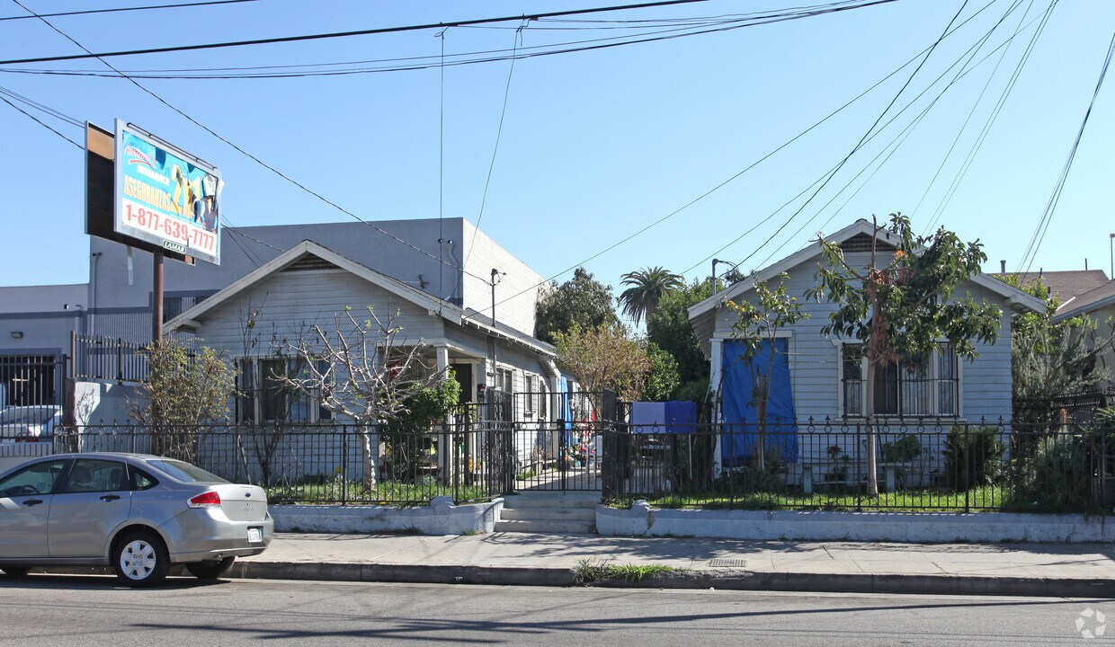 Primary Photo - 2224 Maple Ave