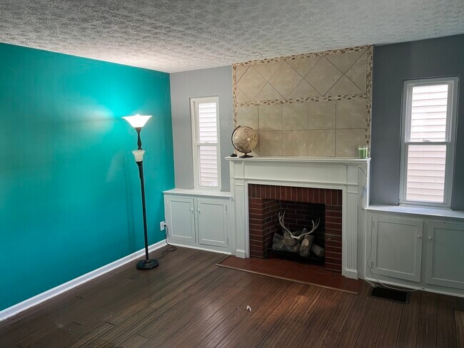 Living Room - 321 Dana Ave