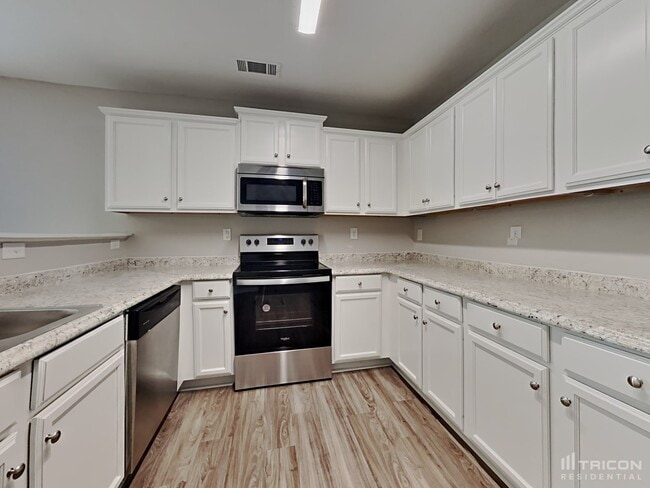 Building Photo - 2430 Dewey Creek Ln