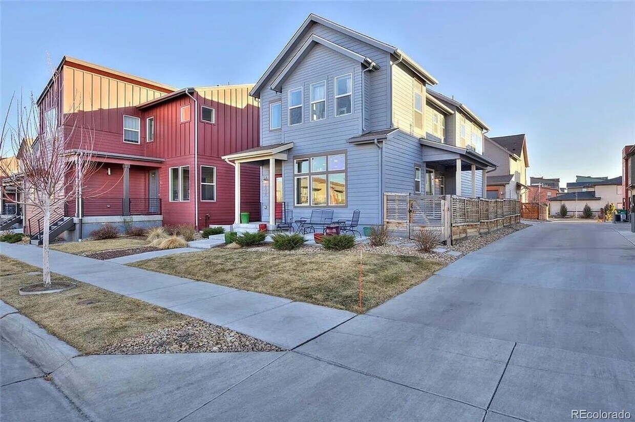 Primary Photo - 4BR House in Great Denver Neighborhood