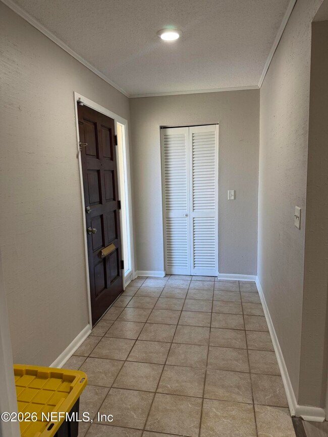 Foto del edificio - 396 Regency Wood Dr