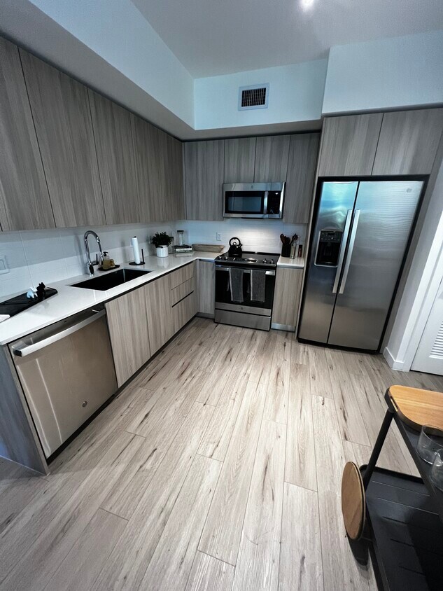 Foto principal - 7082 W 4th Ct