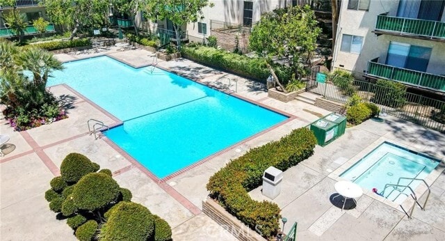 Foto del edificio - 5460 White Oak Ave