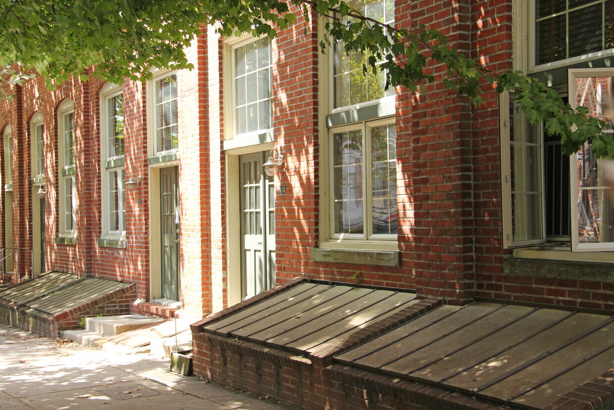 Primary Photo - 844 N 29th St