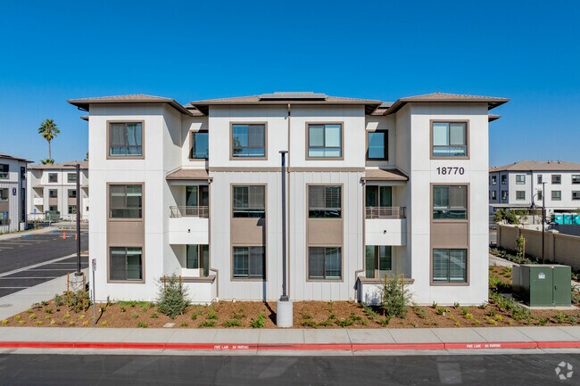 Edificio - Village at Madrone