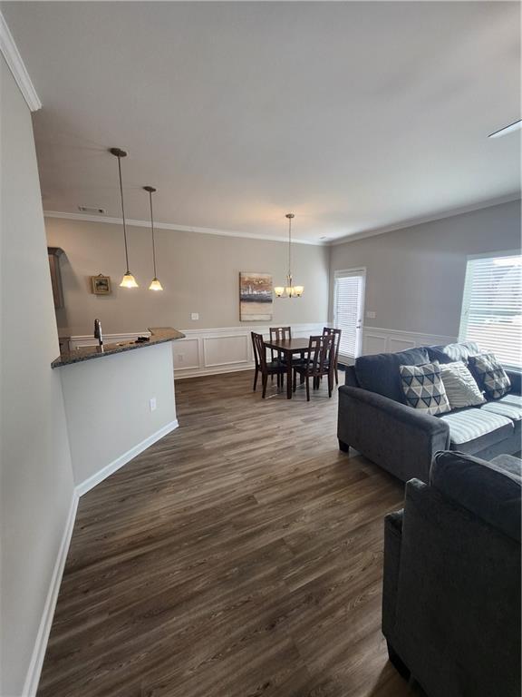 Building Photo - 332 Melody Ln