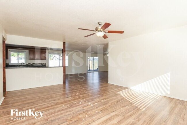 Foto del edificio - 3502 E Greenway Ln