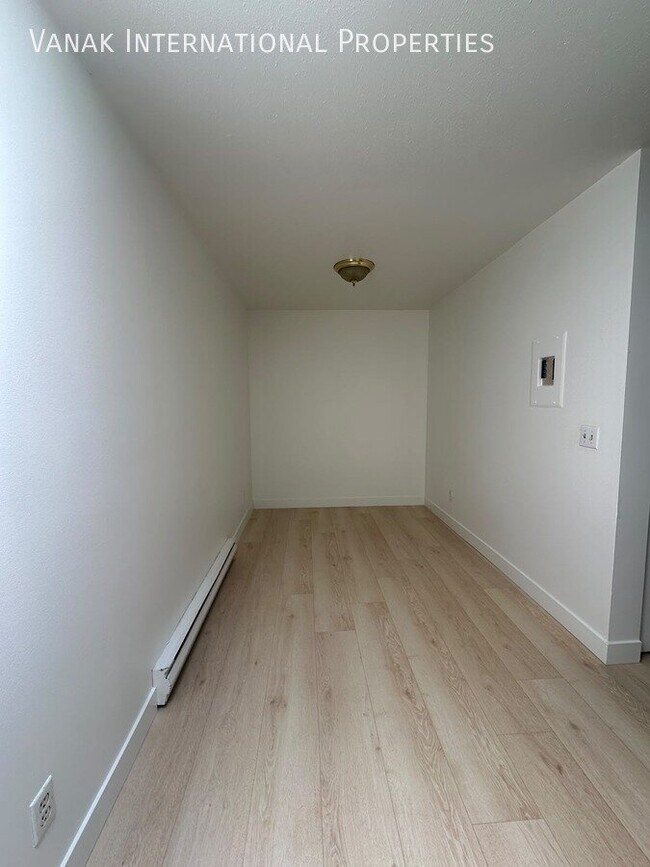 Photo du bâtiment - Fully Renovated 1-Bedroom Suite in Central Chilliwack