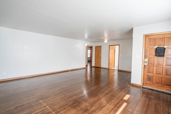 Foto del edificio - 4005 S Zenith Ave Triplex