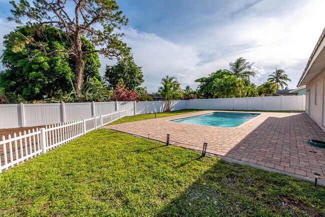 Foto del edificio - 2712 Lake Ida Rd