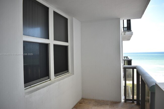 Building Photo - 6039 Collins Ave