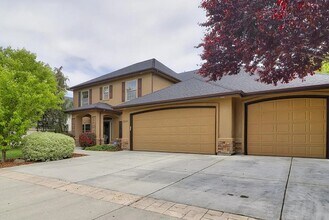 Building Photo - 2680 E Mahoney St