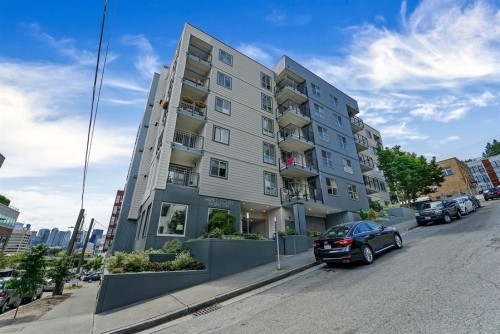 Foto principal - Hayes Court Condo in Westlake - 2 bedrooms