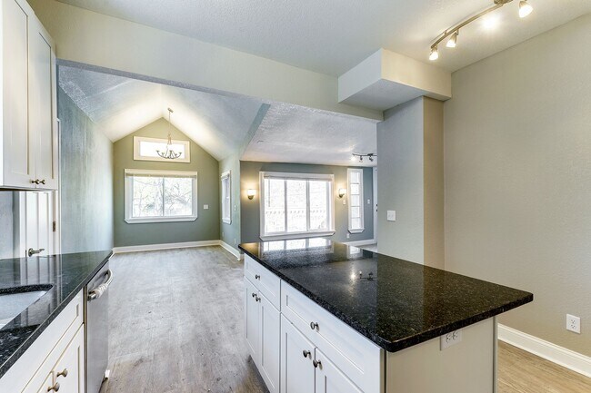 Foto del edificio - 1049 25th Ave SE Unit 2
