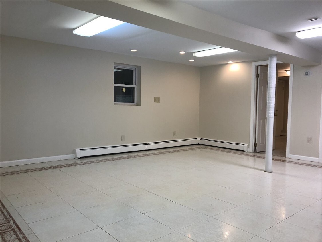 Foto principal - 55 Central Ln