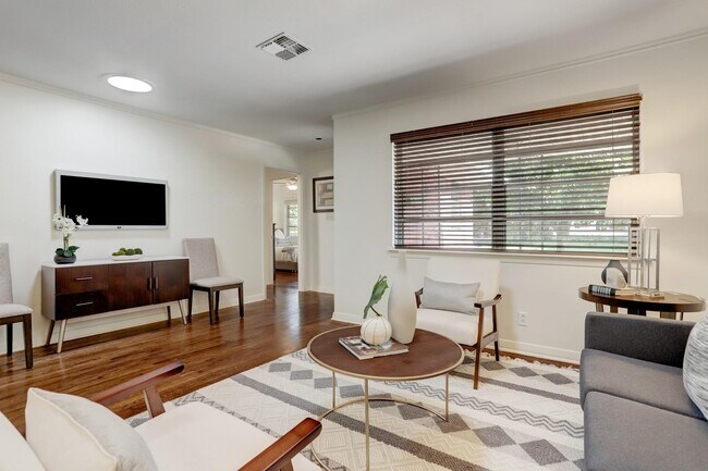 Foto del edificio - 4546 Warm Springs Rd