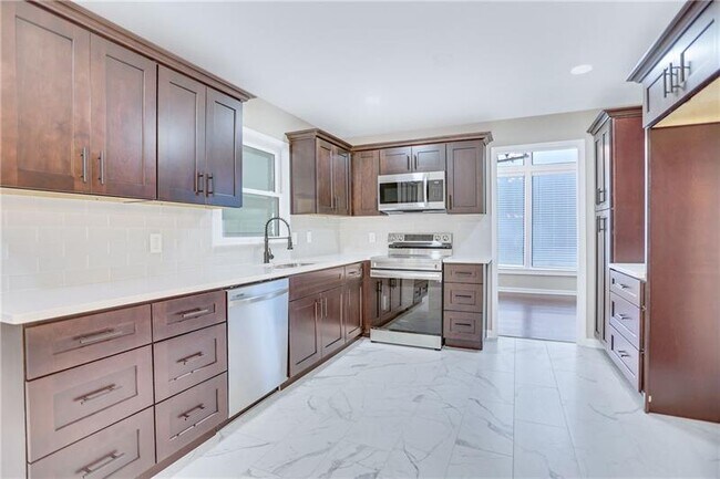 Building Photo - 3105 Periwinkle Dr