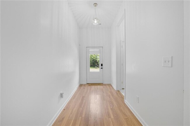 Building Photo - 1278 Plaza Ave SW