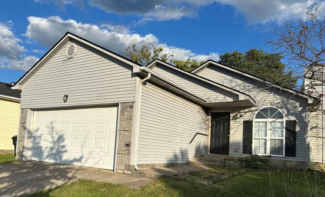 Primary Photo - 200 Tipchik Dr