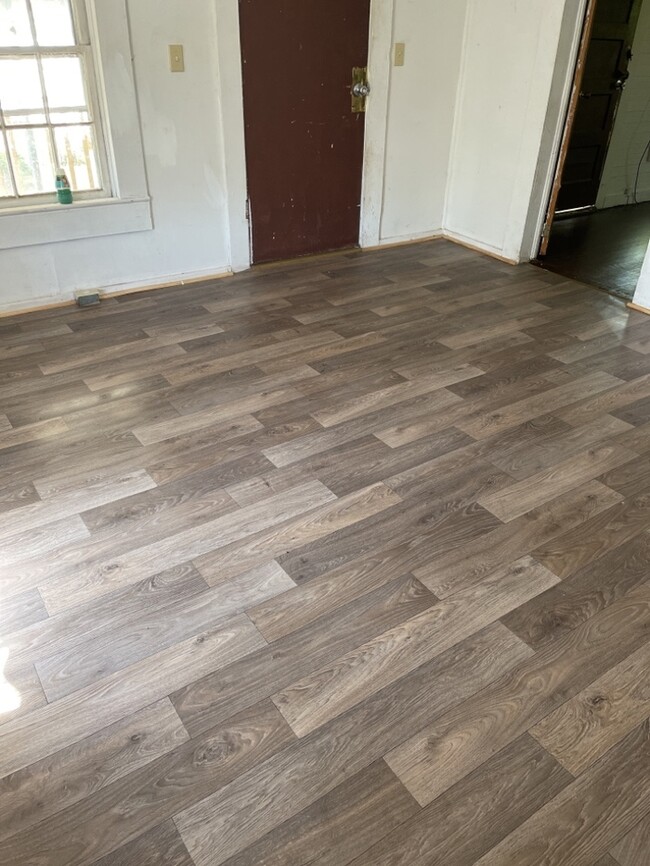 Building Photo - 2 Bedroom in Laurens