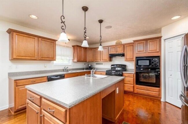 Foto del edificio - Beautiful 4 Bedroom Home in Economy!!