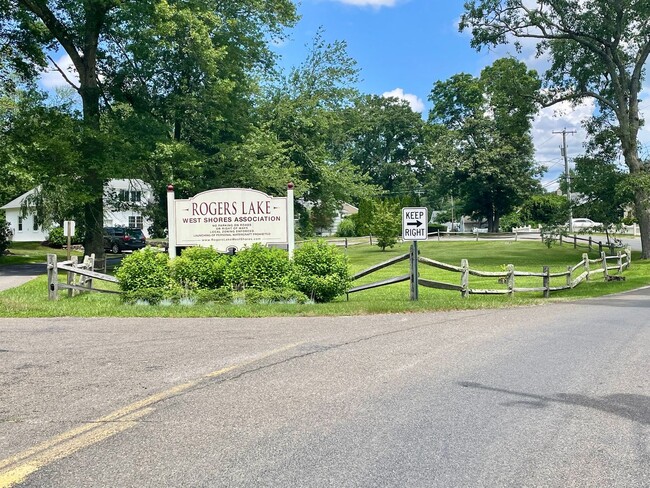 Building Photo - Lovely 3- Bedroom House in Old Lyme!