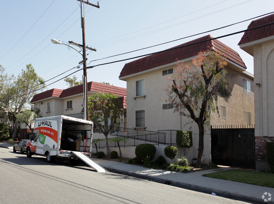 Foto del edificio - 14118 Cordary Ave