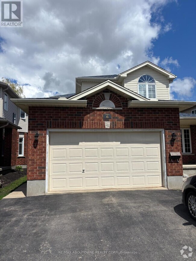 Building Photo - 6 Zecca Dr