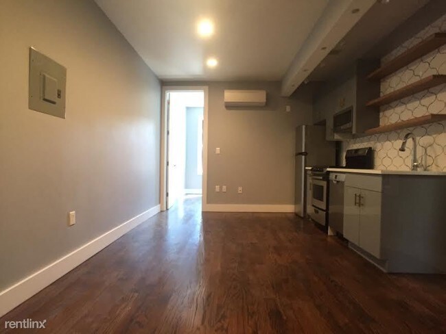 Building Photo - 417 Throop Ave