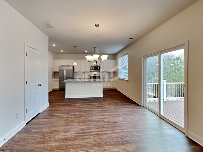 Foto del edificio - 8105 Brookbend Dr