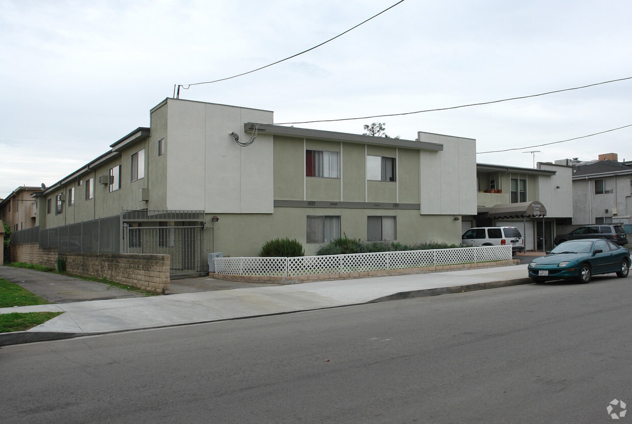 Primary Photo - Hermitage Court