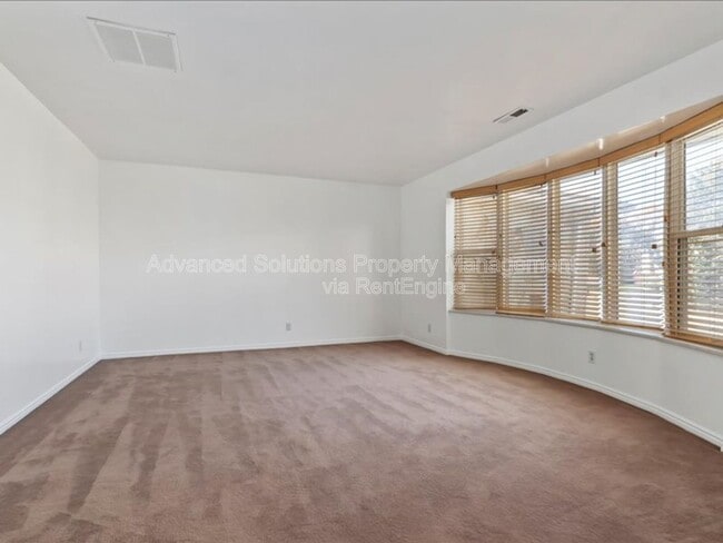 Foto del edificio - 6837 Creekcove Way