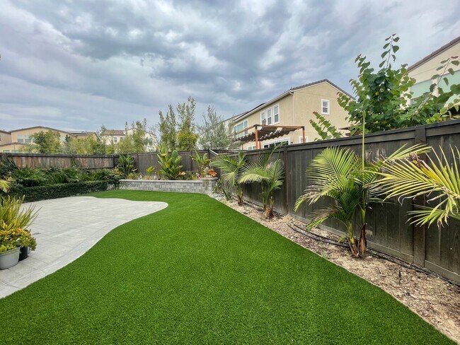 Foto del edificio - Beautiful 2 Story 4 Bed 3 Bath House in Ch...