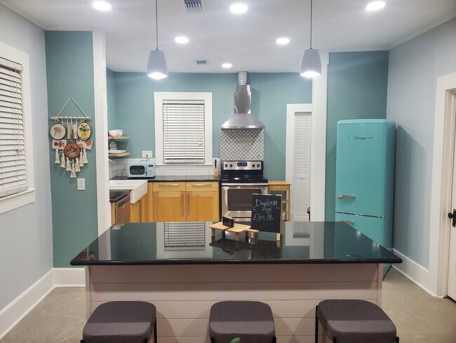 Foto del edificio - 1605 S Elm St