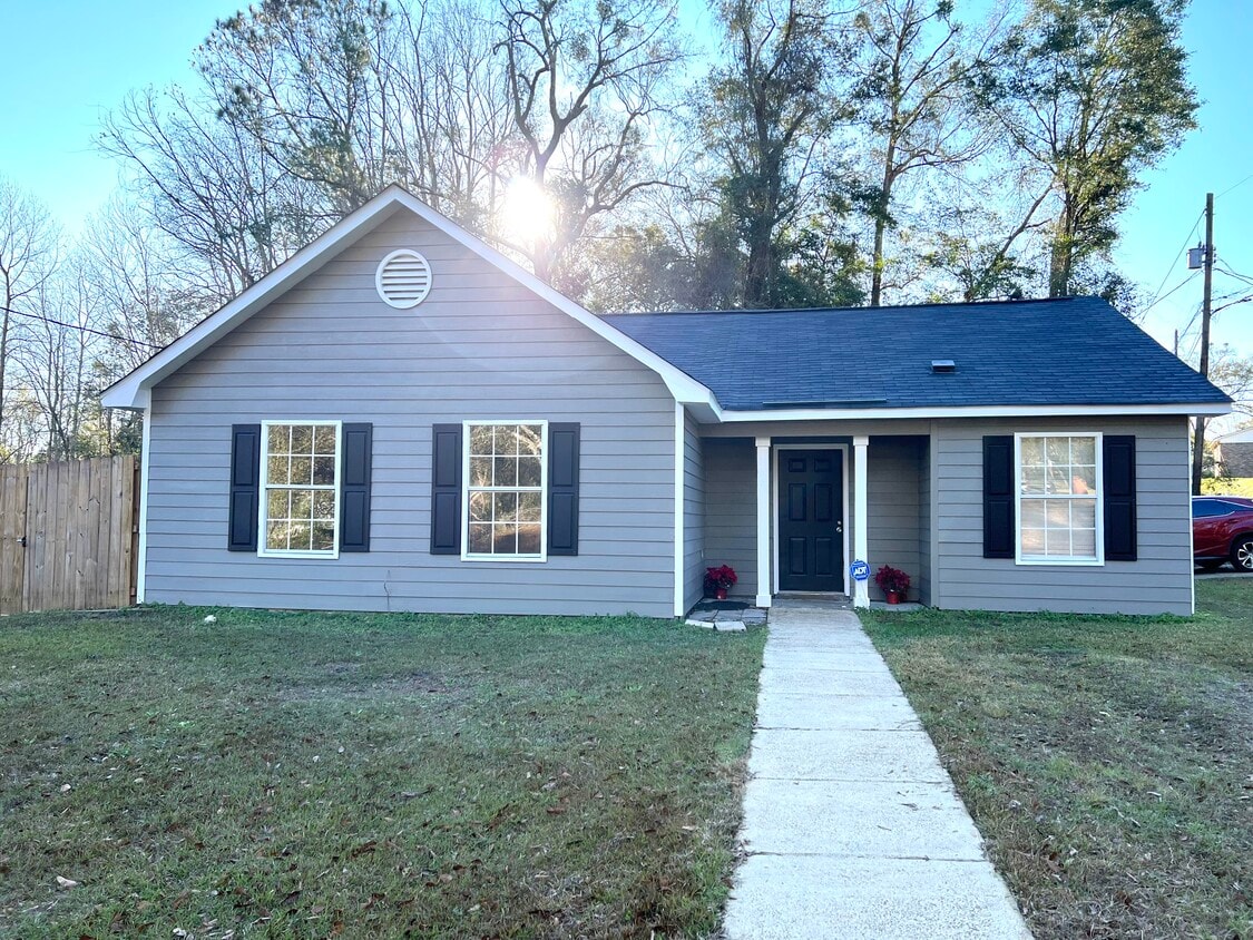 Primary Photo - 883 Bonneville Dr
