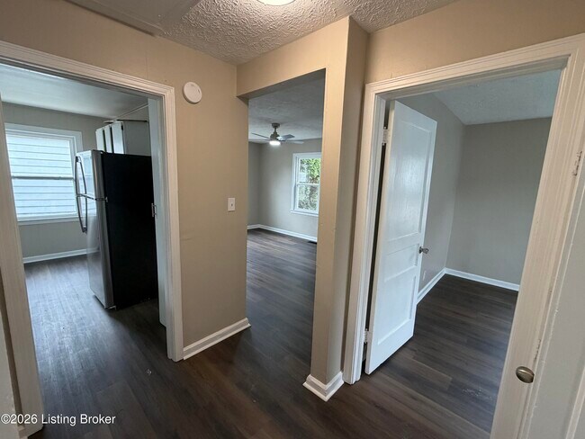 Building Photo - 1006 Navaho Pl