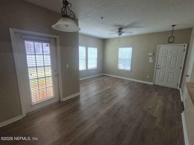 Building Photo - 2200 Marsh Hawk Ln