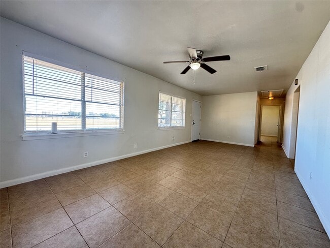 Foto del edificio - 2205 Farr St