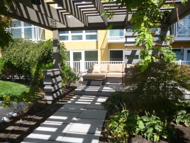 Building Photo - The Montage: One Bedroom plus Den - Downto...
