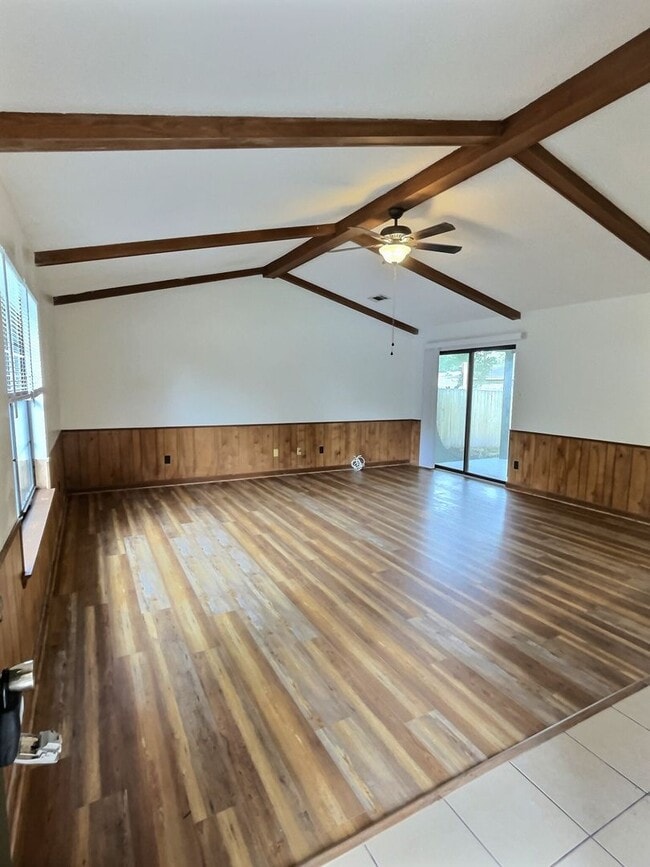 Building Photo - 1109 Hickory Dr
