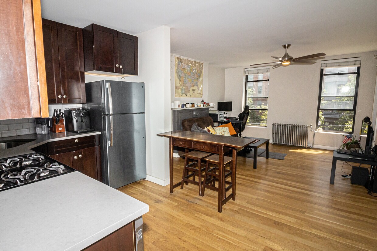 Foto principal - 214 Grand St