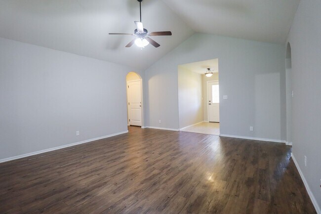 Foto del edificio - 3 Bed / 2 Bath in Owasso!