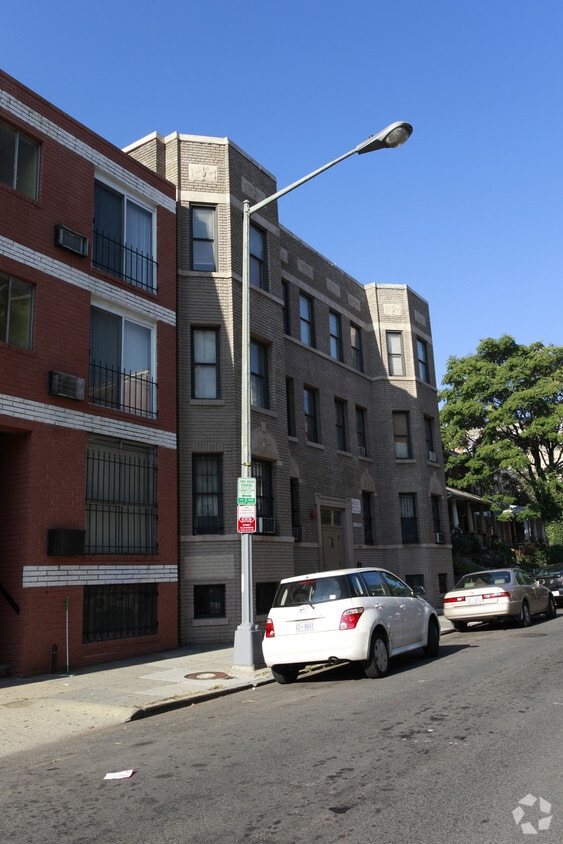 Primary Photo - 1476 Newton St NW