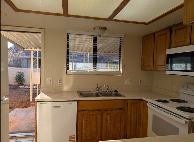 Foto del edificio - 1075 N 1400 W