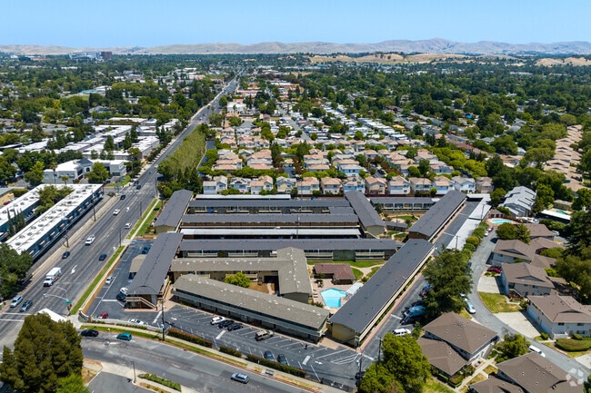 Aerial - Mountain View Apartments