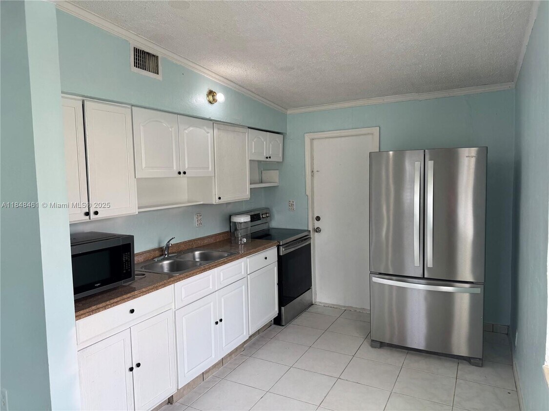 Foto principal - 2130 Rutland St